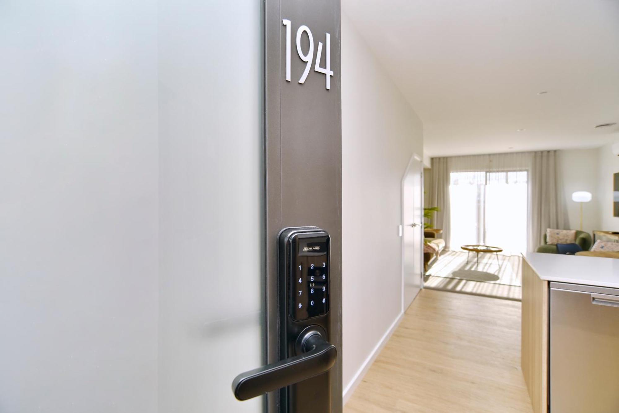 Hereford St Apartment - Christchurch Holiday Homes Экстерьер фото